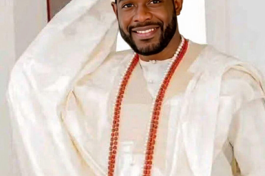 HERITAGE ELEGANCE 001